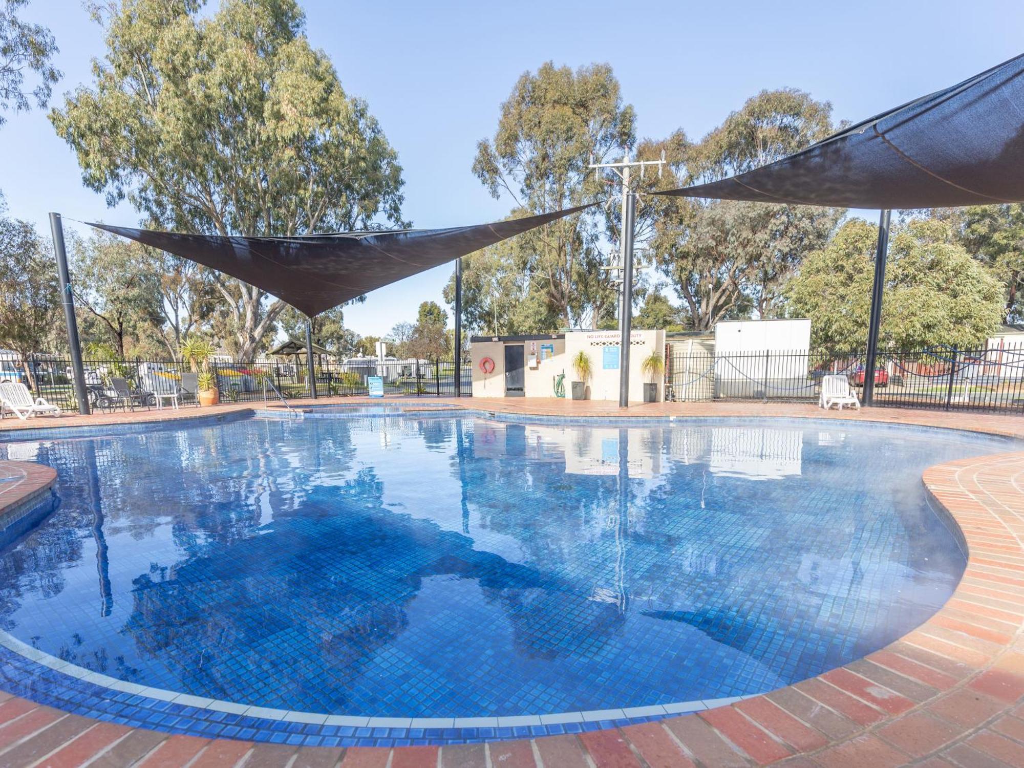 Nrma Echuca Holiday Park ภายนอก รูปภาพ