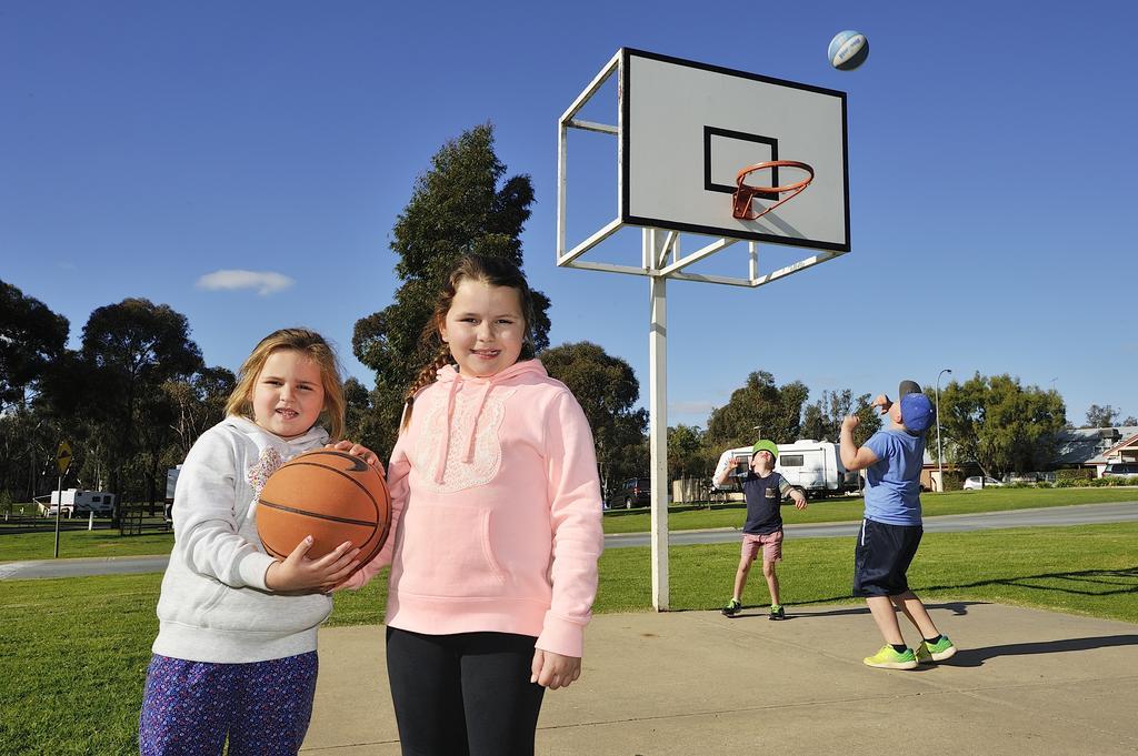 Nrma Echuca Holiday Park ภายนอก รูปภาพ